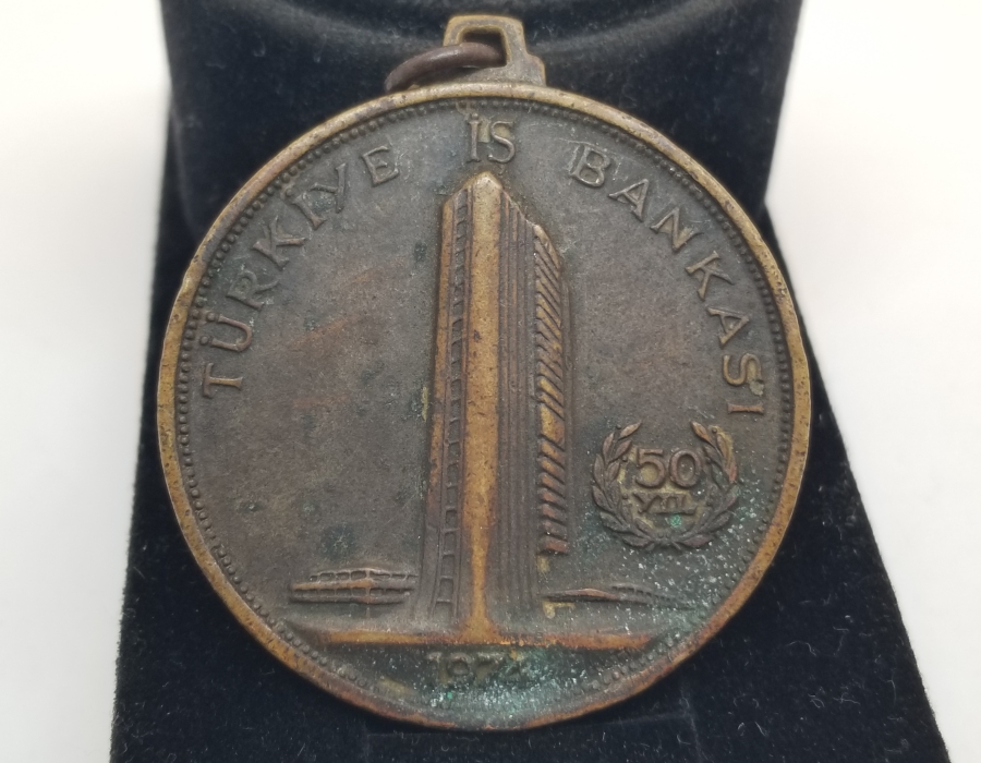 İŞ BANKASI 50. YIL HATIRASI ANAHTARLIK