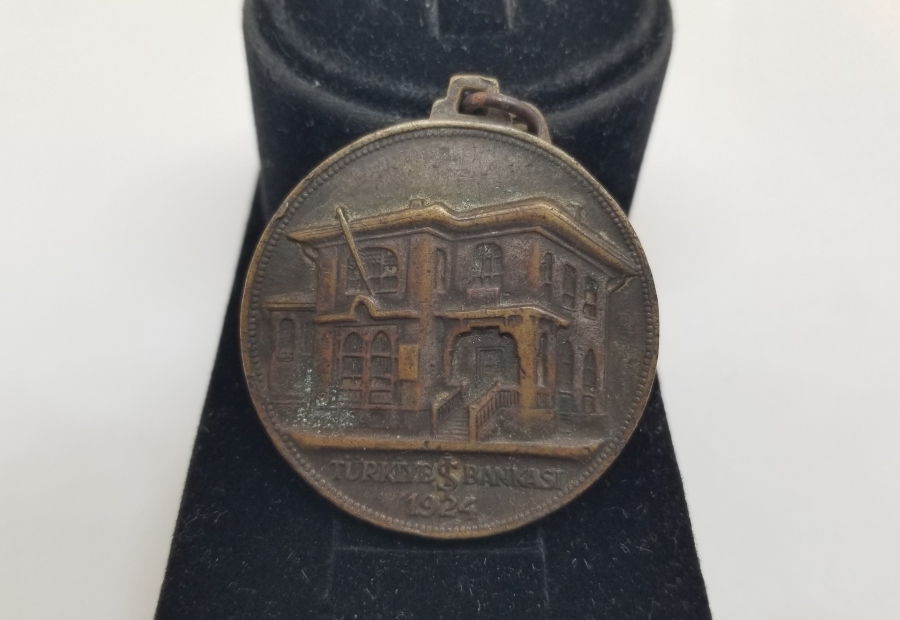 İŞ BANKASI 50. YIL HATIRASI ANAHTARLIK