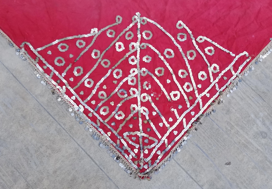 ÜZERİ PULLU VE HAYAT AĞAÇLI ANTİKA DAMAT SIRTLIĞI