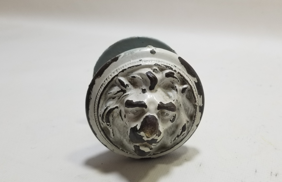 OSMANLI DÖNEMİ ASLAN BAŞI FİGÜRLÜ NADİR RUM KAPI TUTMACI