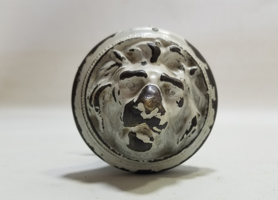 OSMANLI DÖNEMİ ASLAN BAŞI FİGÜRLÜ NADİR RUM KAPI TUTMACI