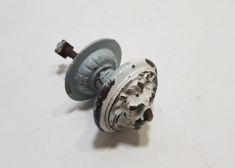 OSMANLI DÖNEMİ ASLAN BAŞI FİGÜRLÜ NADİR RUM KAPI TUTMACI