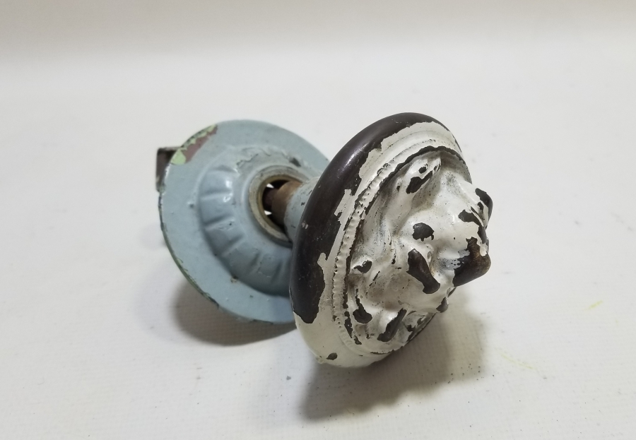 OSMANLI DÖNEMİ ASLAN BAŞI FİGÜRLÜ NADİR RUM KAPI TUTMACI