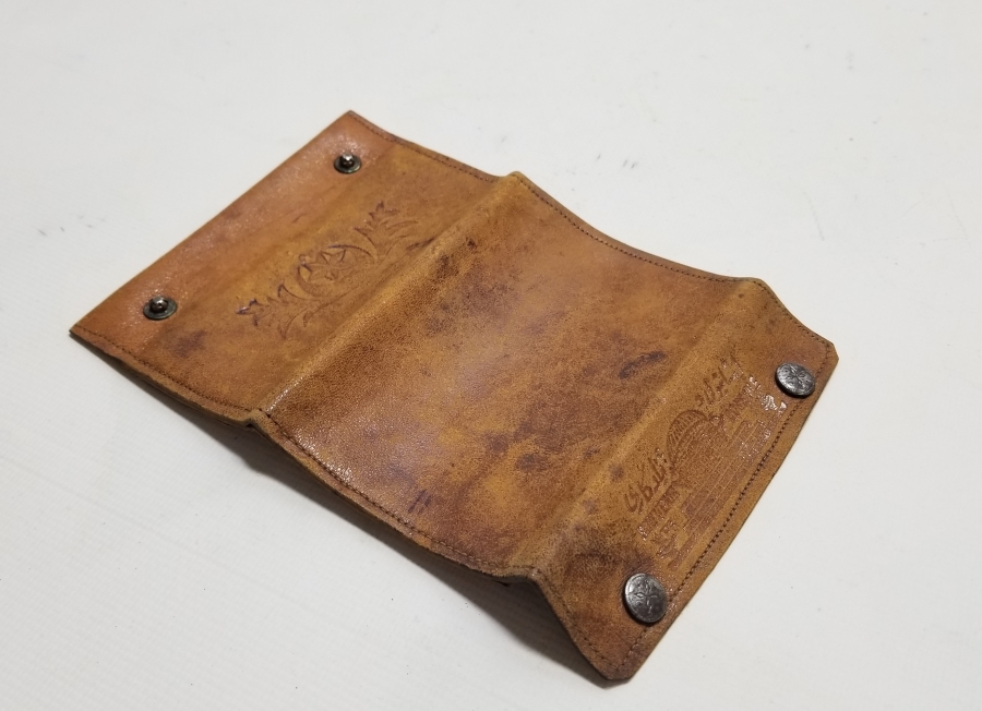 ÜZERİ AY YILDIZ FİGÜRLÜ VE OSMANLICA YAZILI NADİR OSMANLI DÖNEMİ SUBAY CÜZDANI