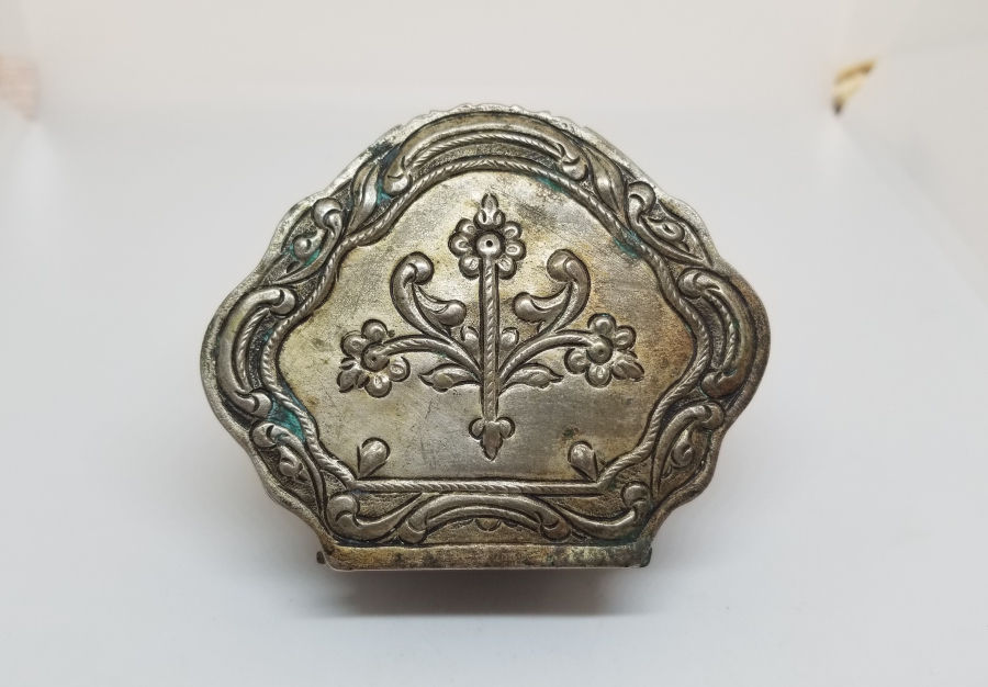 OSMANLI DÖNEMİ NADİR TİPTE ÇİFT KAPAKLI GÜMÜŞ ENFİYE KUTUSU