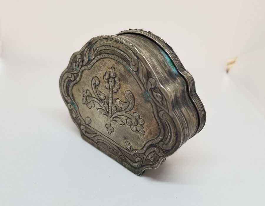 OSMANLI DÖNEMİ NADİR TİPTE ÇİFT KAPAKLI GÜMÜŞ ENFİYE KUTUSU