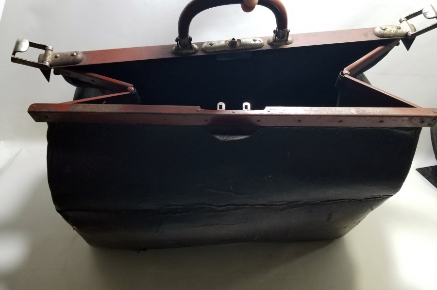 NADİR TİPTE OSMANLI DÖNEMİ BÜYÜK BOY DOKTOR ÇANTASI