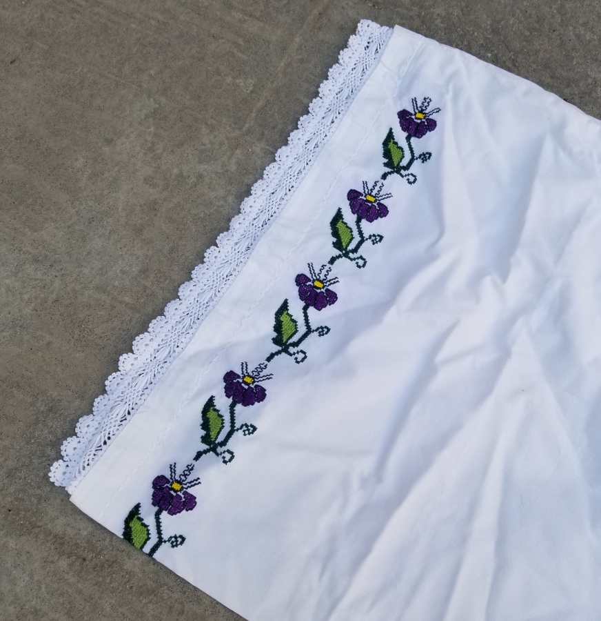 ANTİKA KANAVİÇE YASTIK