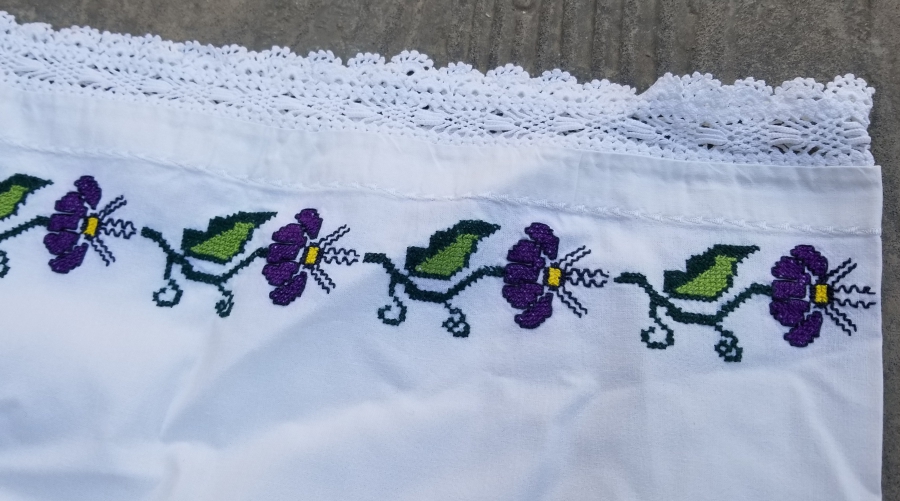 ANTİKA KANAVİÇE YASTIK