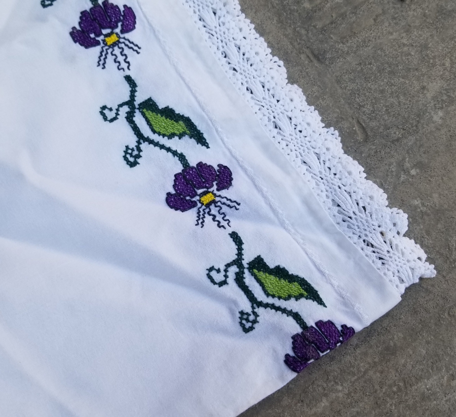 ANTİKA KANAVİÇE YASTIK