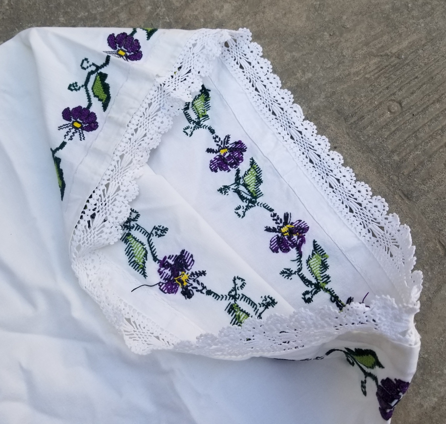 ANTİKA KANAVİÇE YASTIK