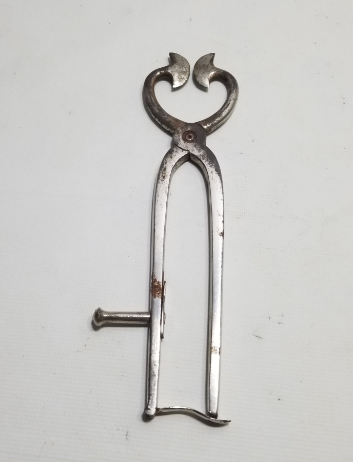 UÇLARI TEBER FORMUNDA YAPILMIŞ OSMANLI DÖNEMİ NADİR TİPTE ŞEKER MAKASI