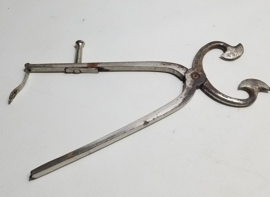 UÇLARI TEBER FORMUNDA YAPILMIŞ OSMANLI DÖNEMİ NADİR TİPTE ŞEKER MAKASI