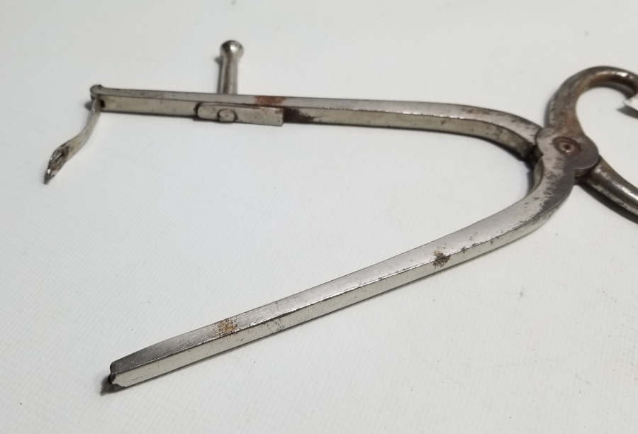 UÇLARI TEBER FORMUNDA YAPILMIŞ OSMANLI DÖNEMİ NADİR TİPTE ŞEKER MAKASI