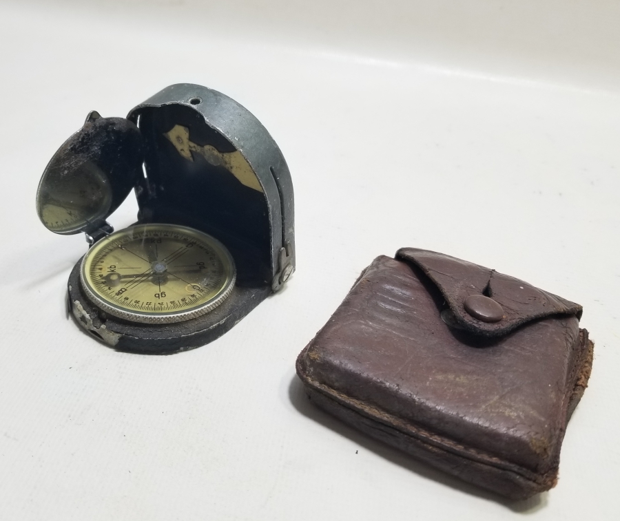 ORİJİNAL DERİ KILIFINDA ANTİKA ASKERİ PUSULA