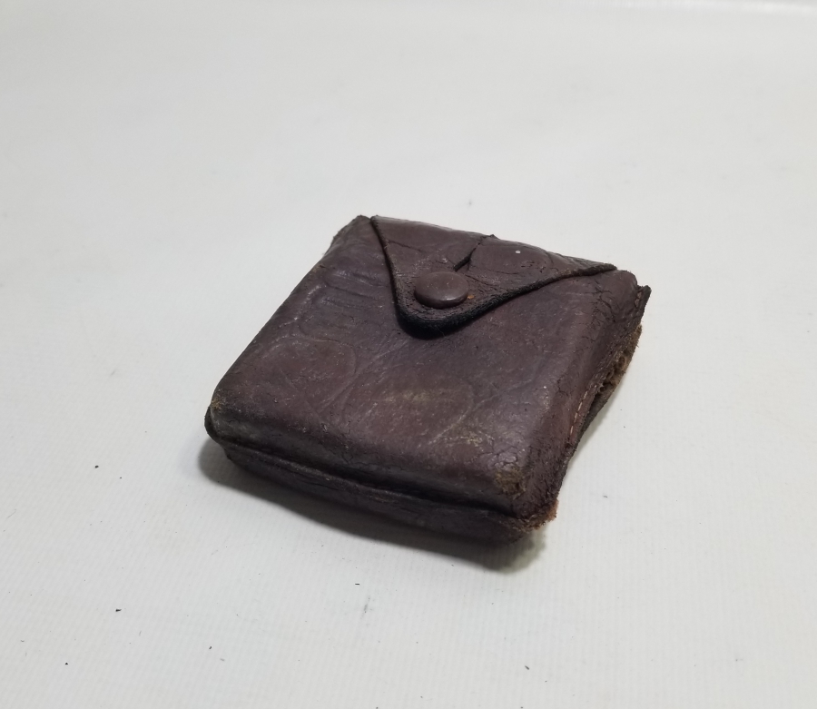 ORİJİNAL DERİ KILIFINDA ANTİKA ASKERİ PUSULA