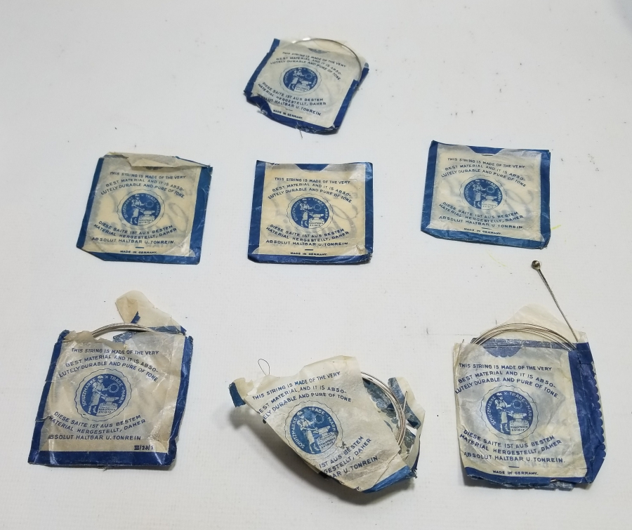 ORİJİNAL PAKETİNDE ANTİKA MANDOLİN TELLERİ LOTU