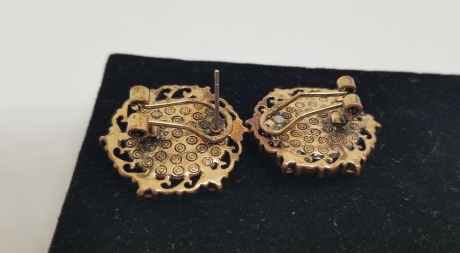 KAMEO TARZINDA YAPILMIŞ ANTİKA KÜPE