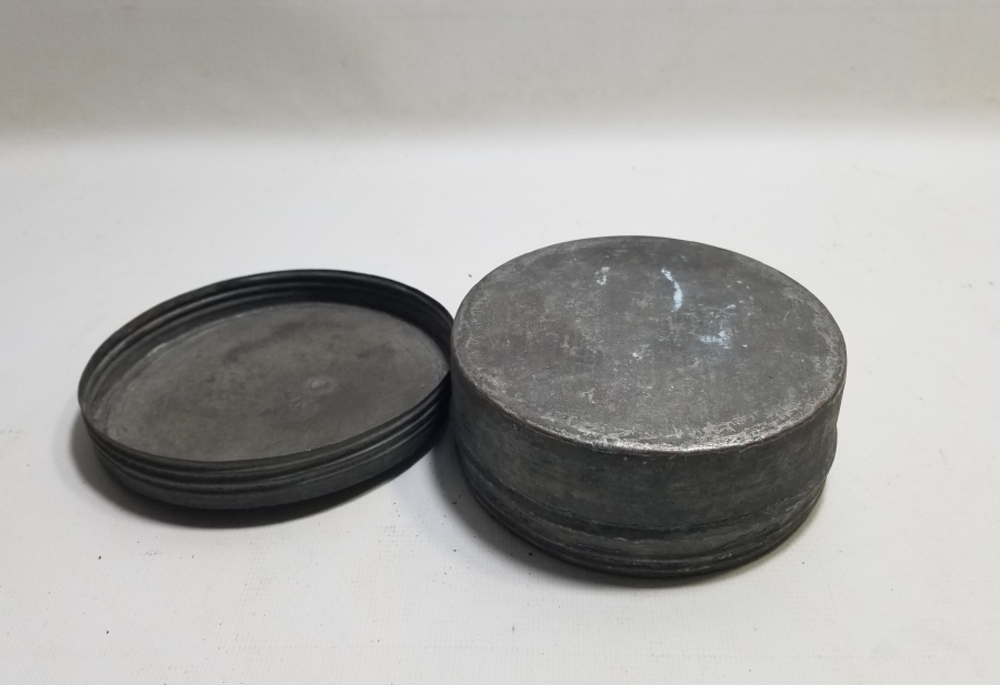 HİLAL-İ AHMER CEMİYETİ DAMGALI 1. DÜNYA SAVAŞI KAPAKLI YEMEK KABI