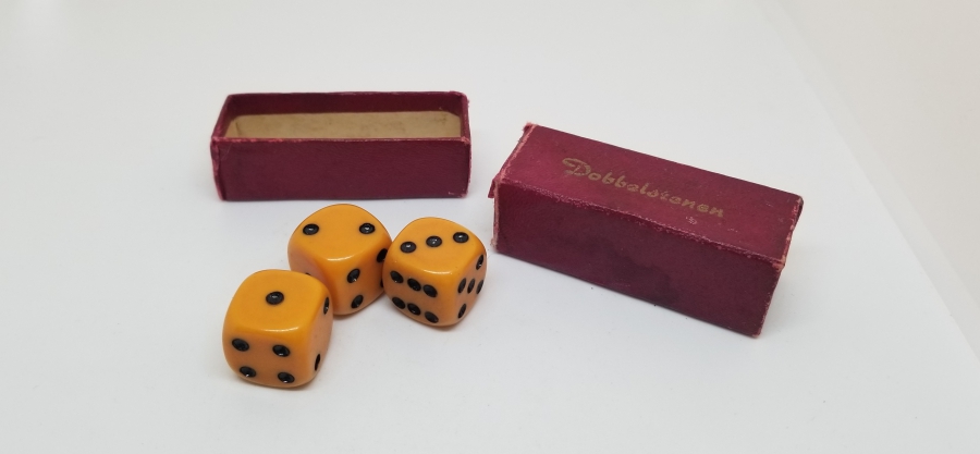 ORİJİNAL KUTUSUNDA ANTİKA KATALİN ZAR