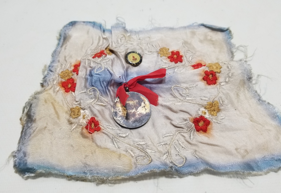 İPEK PANOSUYLA ANTİKA GÜMÜŞ KAN BAĞIŞÇISI MADALYASI