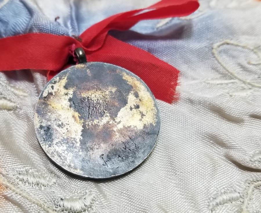 İPEK PANOSUYLA ANTİKA GÜMÜŞ KAN BAĞIŞÇISI MADALYASI