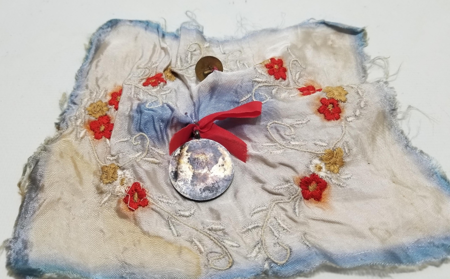 İPEK PANOSUYLA ANTİKA GÜMÜŞ KAN BAĞIŞÇISI MADALYASI