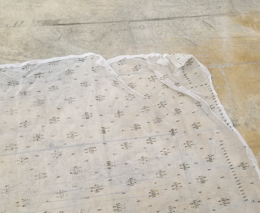 ANTİKA GÜMÜŞ TELKIRMA İŞÇİLİKLİ BÜYÜK BOY GELİN ÖRTÜSÜ