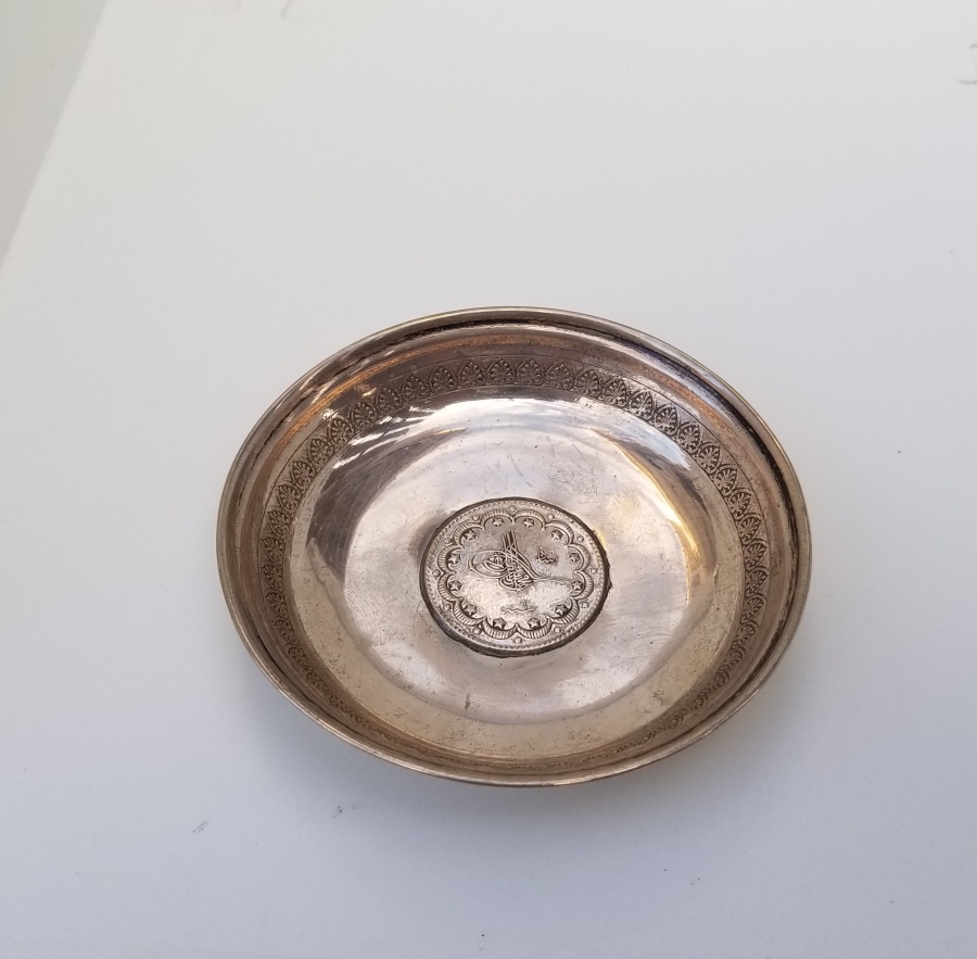 ORTASINDA GÜMÜŞ OSMANLI PARASI BULUNAN OSMANLI DÖNEMİ GÜMÜŞ SÜLEYMANİYE KINA TASI