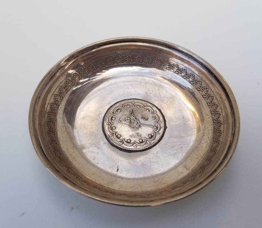 ORTASINDA GÜMÜŞ OSMANLI PARASI BULUNAN OSMANLI DÖNEMİ GÜMÜŞ SÜLEYMANİYE KINA TASI