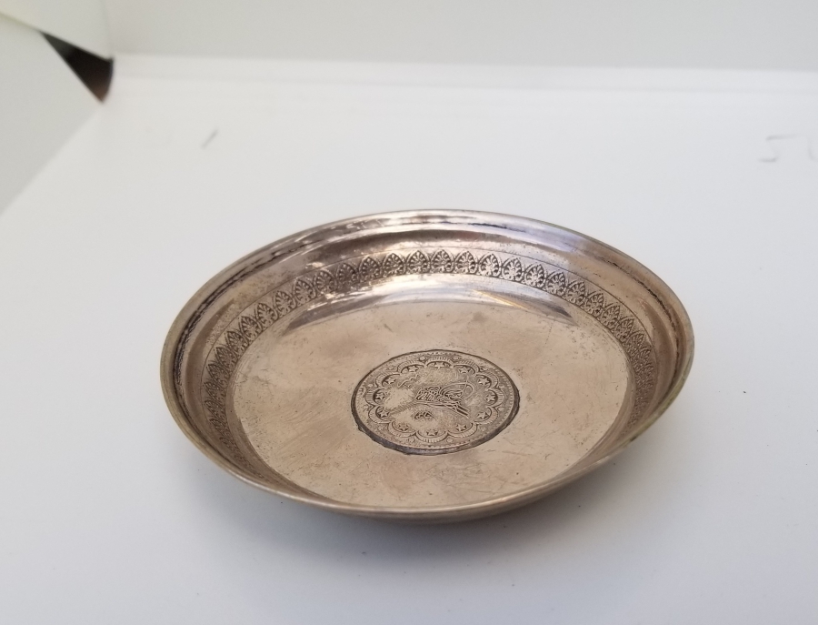 ORTASINDA GÜMÜŞ OSMANLI PARASI BULUNAN OSMANLI DÖNEMİ GÜMÜŞ SÜLEYMANİYE KINA TASI