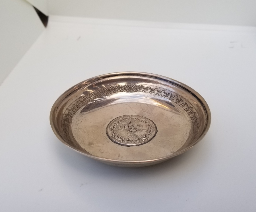 ORTASINDA GÜMÜŞ OSMANLI PARASI BULUNAN OSMANLI DÖNEMİ GÜMÜŞ SÜLEYMANİYE KINA TASI