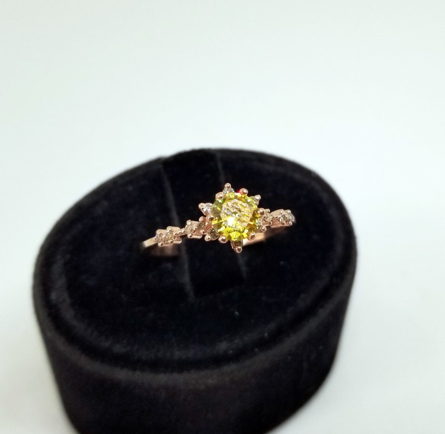 SİTRİN VE PIRLANTA TAŞLI YILDIZ MODEL YÜZÜK