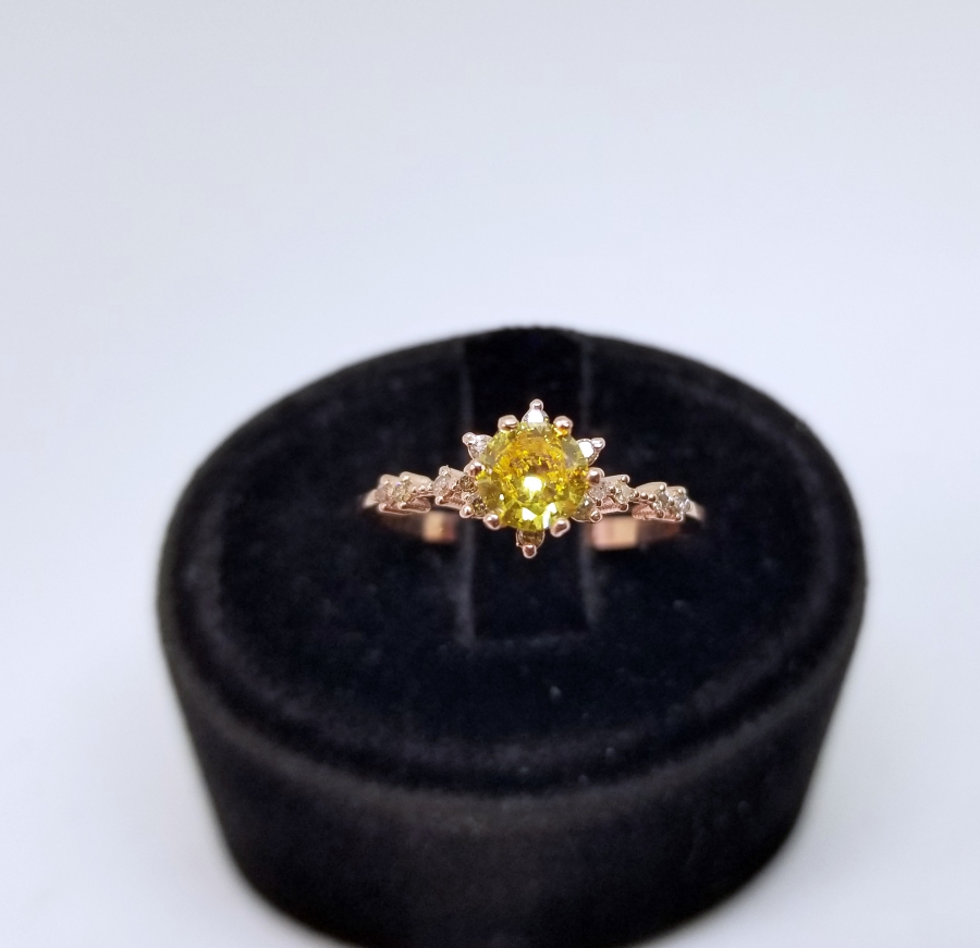 SİTRİN VE PIRLANTA TAŞLI YILDIZ MODEL YÜZÜK