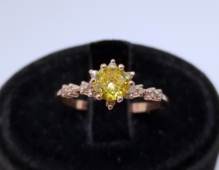 SİTRİN VE PIRLANTA TAŞLI YILDIZ MODEL YÜZÜK