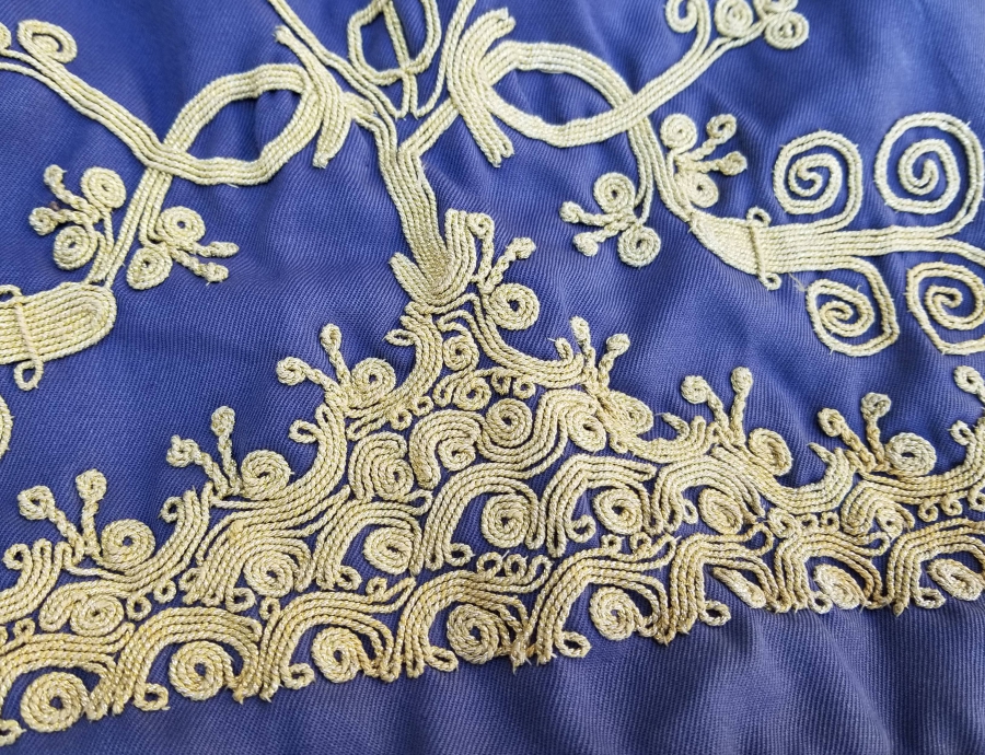 SIRMA İŞÇİLİKLİ ANTİKA DAMAT POTURU