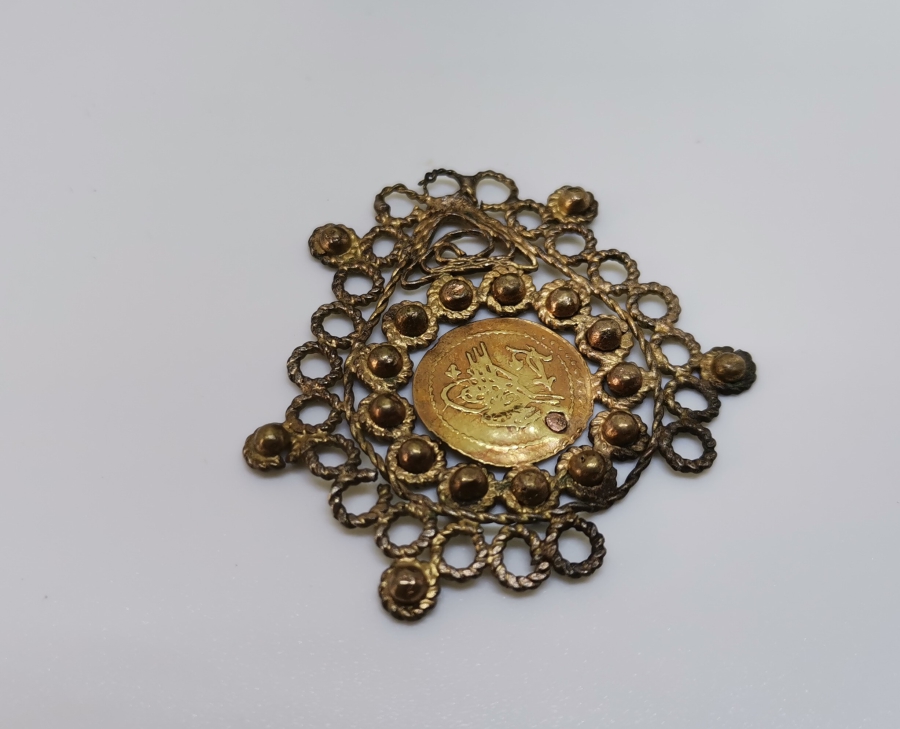 ORTASINDA OSMANLI ALTINI BULUNAN ABDÜLMECİD HAN DÖNEMİ ARMUDİ KOLYE