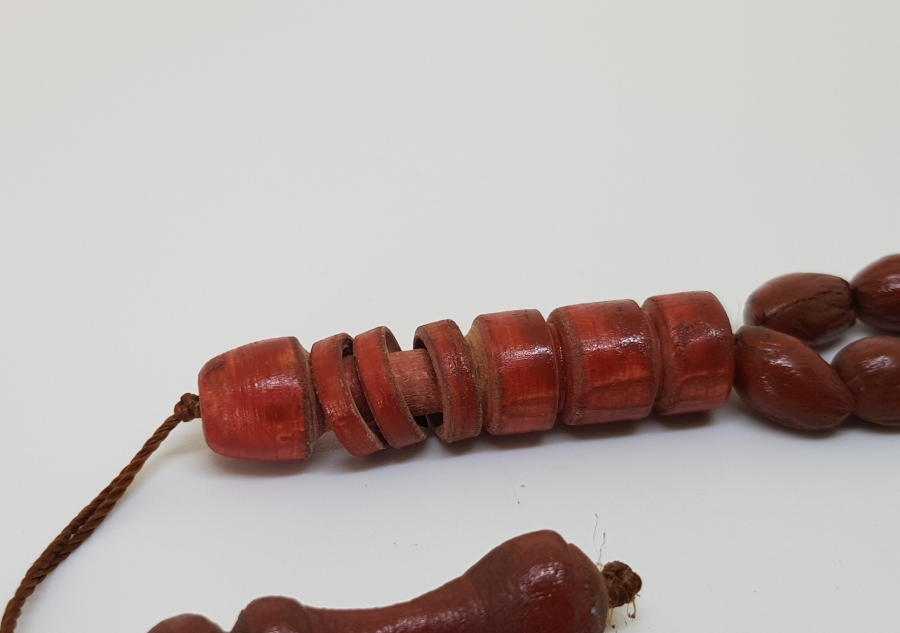 OSMANLI DÖNEMİ ZEYTİN ÇEKİRDEĞİNDEN YAPILMIŞ İMAMESİ MEVLEVİ SİKKESİ FORMUNDA TESPİH