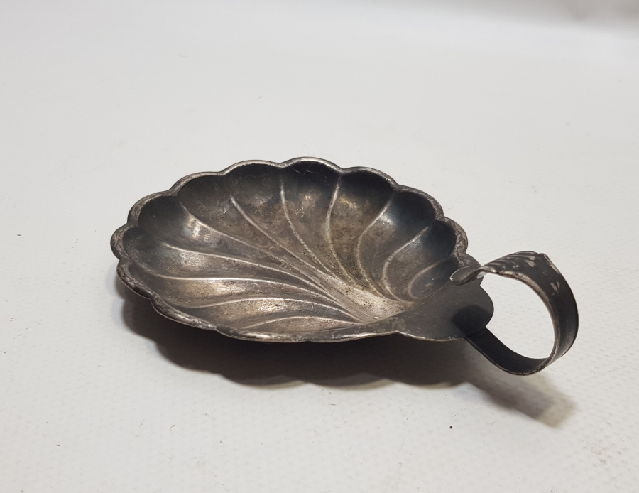 GÜMÜŞ KAPLAMA İŞÇİLİKLİ ANTİKA TUTMAÇLI İKRAMLIK