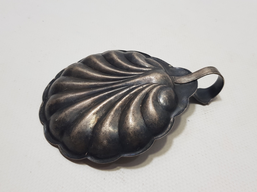 GÜMÜŞ KAPLAMA İŞÇİLİKLİ ANTİKA TUTMAÇLI İKRAMLIK