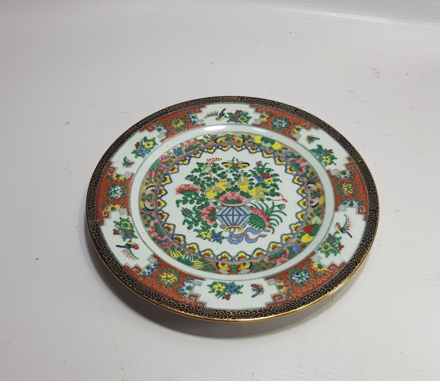 ARKASI DAMGALI UZAKDOĞU YAPIMI ANTİKA PORSELEN TABAK