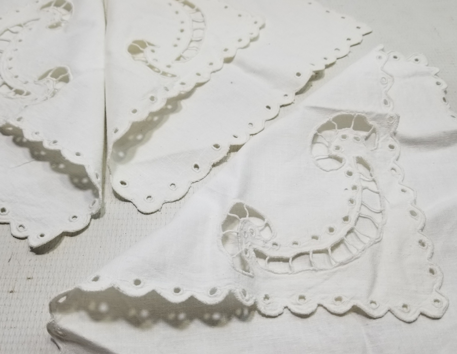 4 ADET ANTİKA DELİK İŞİ PEÇETELİK