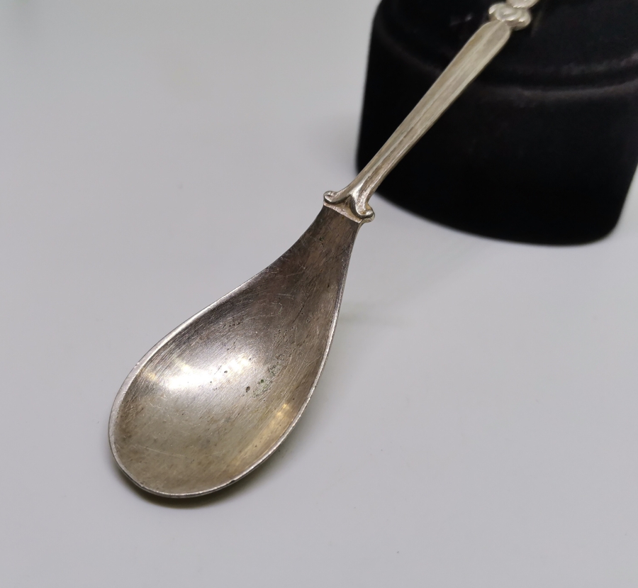 KABARTMA İŞÇİLİKLİ ANTİKA GÜMÜŞ HATIRA KAŞIK