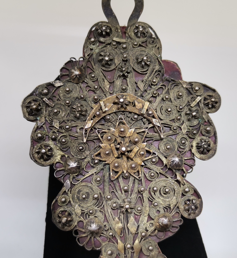 ÜZERİ AY YILDIZ FİGÜRLÜ OSMANLI DÖNEMİ GÜMÜŞ AT ALINLIĞI