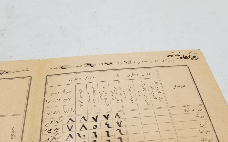 ÜZERİ OSMANLICA YAZILI CUMHURİYETİN İLK KARNESİ