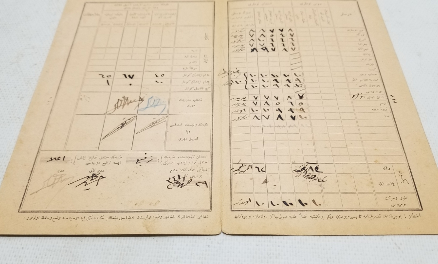 ÜZERİ OSMANLICA YAZILI CUMHURİYETİN İLK KARNESİ