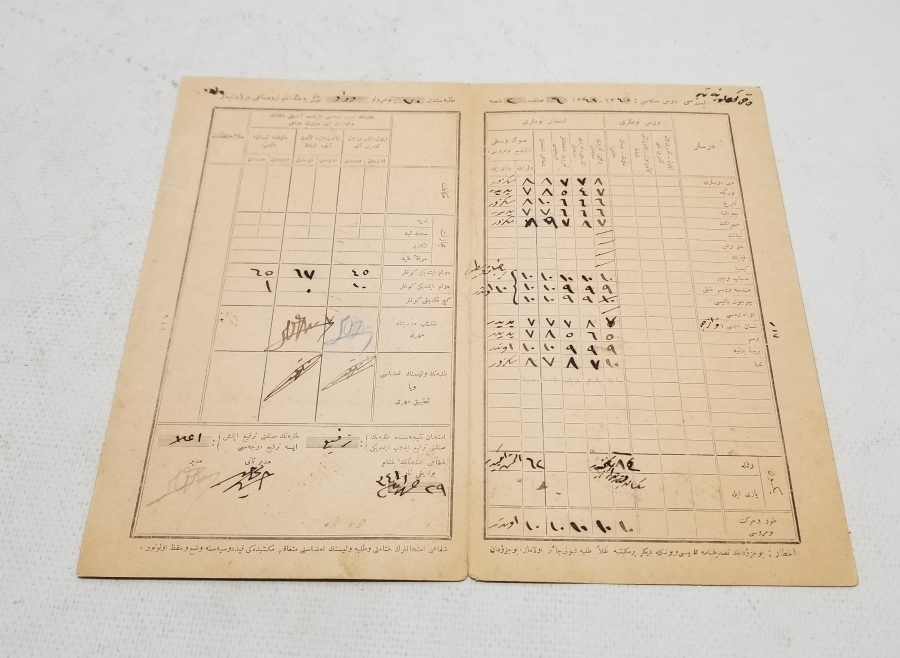 ÜZERİ OSMANLICA YAZILI CUMHURİYETİN İLK KARNESİ