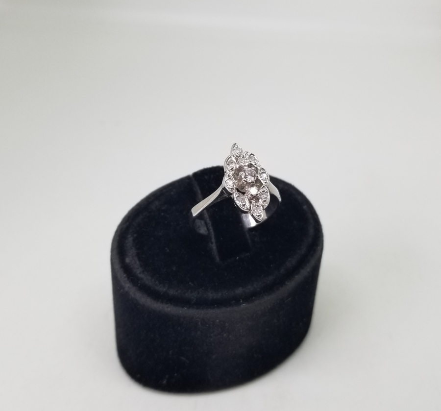 FRANSIZ MEKİK MODELİ PIRLANTA TAŞLI ÖZEL YAPIM YÜZÜK