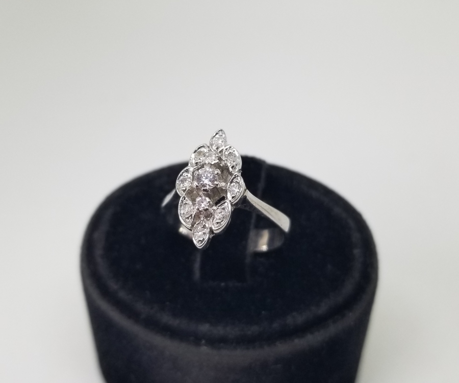 FRANSIZ MEKİK MODELİ PIRLANTA TAŞLI ÖZEL YAPIM YÜZÜK