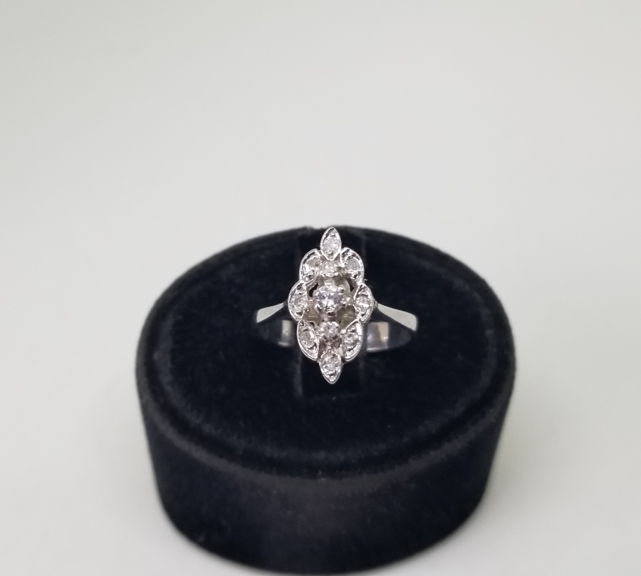 FRANSIZ MEKİK MODELİ PIRLANTA TAŞLI ÖZEL YAPIM YÜZÜK